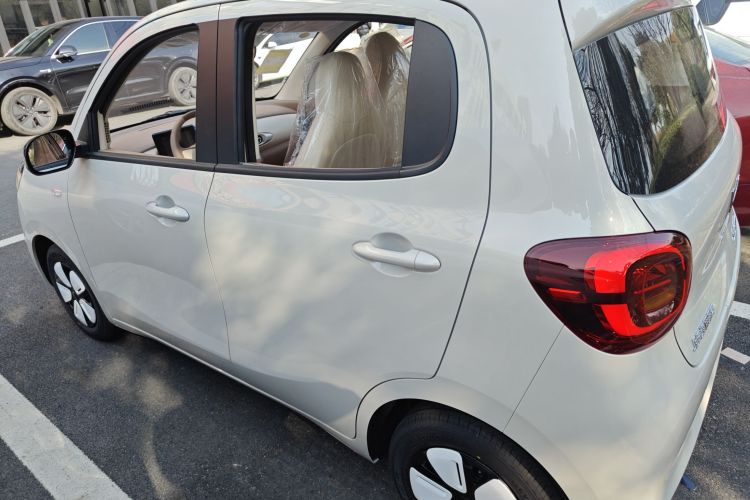 五菱汽车 宏光MINIEV 2025款 四门版 进阶款车身外观4