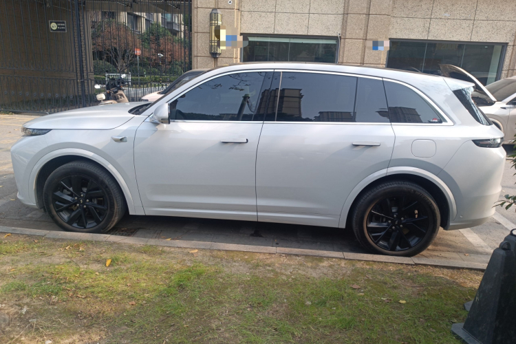 理想汽车 理想L7 2023款 Air车身外观4