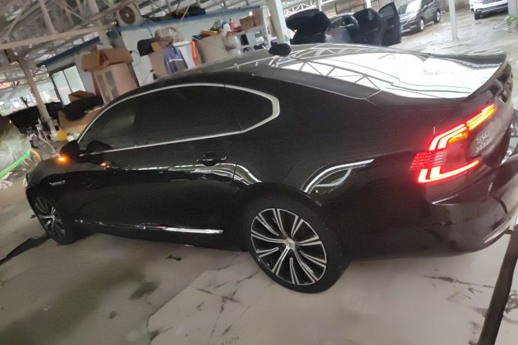 沃尔沃S90 2024款 B5 智远豪华版车身外观4