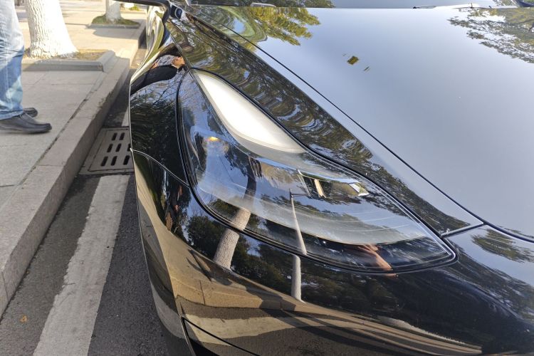 特斯拉 Model 3 2021款 标准续航后驱升级版 3D6车身外观8