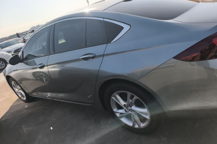 别克 君威 2023款 552T 智享型车身外观4