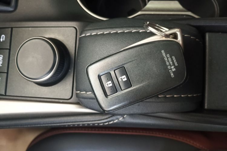 雷克萨斯NX 2015款 200t 全驱 锋尚版中控内饰7001