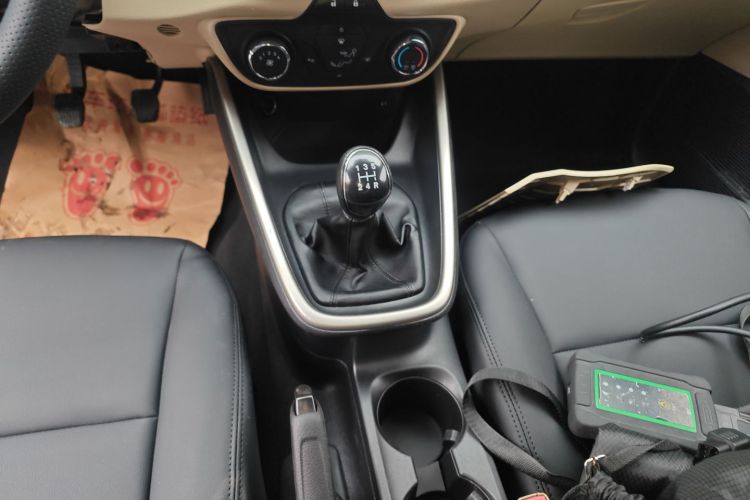 福特 福睿斯 2015款 1.5L 手动舒适型中控内饰18