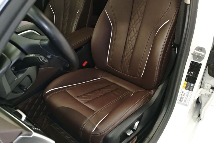 宝马5系新能源 2020款 530Le 豪华套装中控内饰19