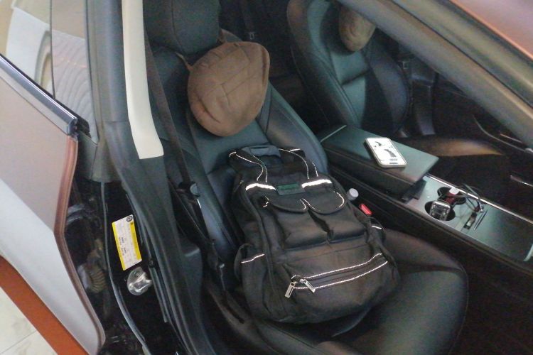 特斯拉 Model 3 2022款 Performance高性能全轮驱动版局部细节41