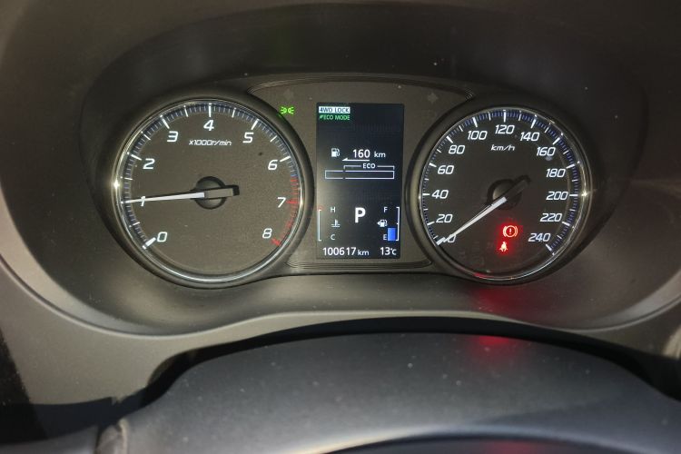 三菱 欧蓝德 2016款 2.4L 四驱豪华版 7座中控内饰15