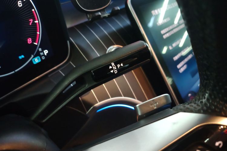 奔驰C级 2023款 改款 C 260 L 运动版中控内饰18