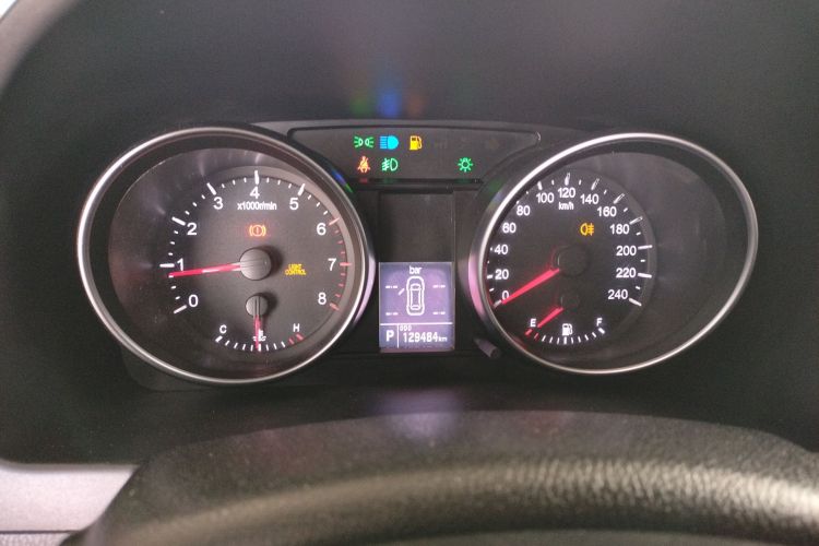 哈弗H6 2013款 升级版 2.4L 自动两驱精英型局部细节14