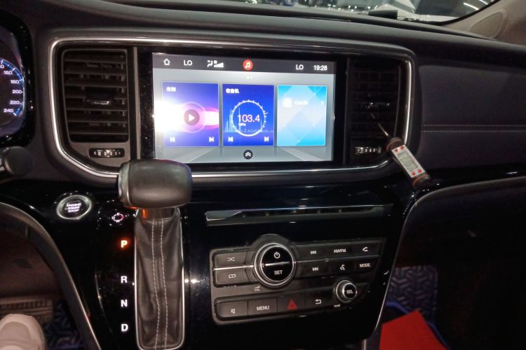 广汽传祺 传祺M8 2018款 320T 尊享版局部细节16