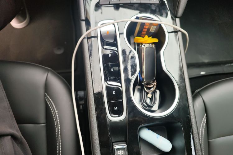 别克 君威 2024款 25T 超享版中控内饰18