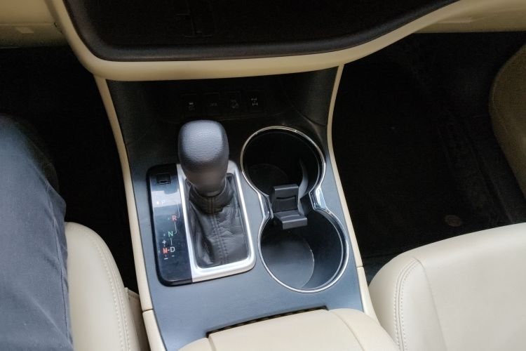 丰田 汉兰达 2021款 2.0T 四驱精英版 7座中控内饰18