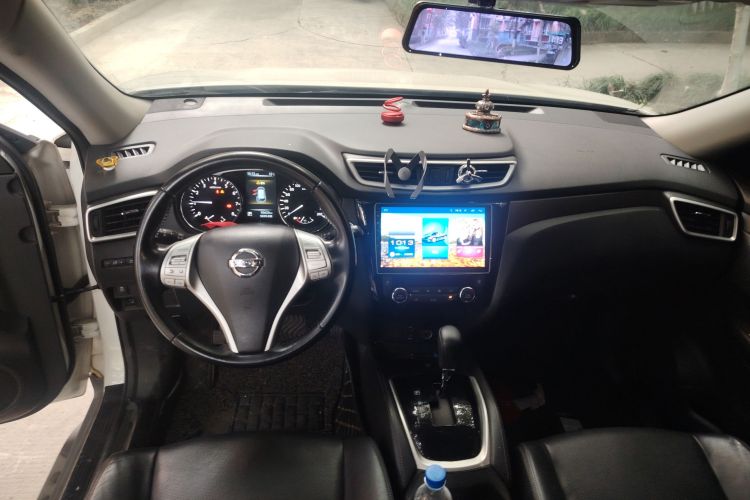日产 奇骏 2014款 2.0L CVT舒适版 2WD中控内饰7002