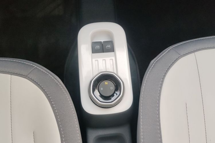 吉利银河 2025款 210km 熊猫卡丁局部细节18