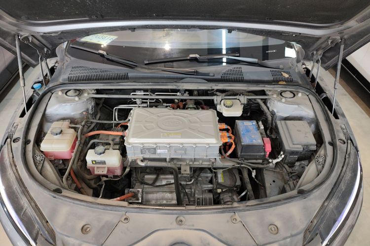 比亚迪 汉 2020款 EV 超长续航版豪华型机舱底盘24