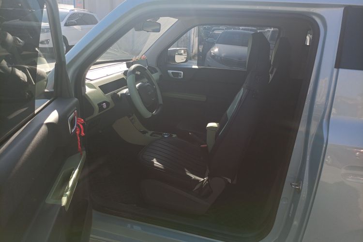 吉利银河 2023款 熊猫mini 200km 耐力熊中控内饰19