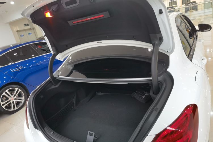 奔驰C级 2017款 改款 C 200 运动版局部细节23