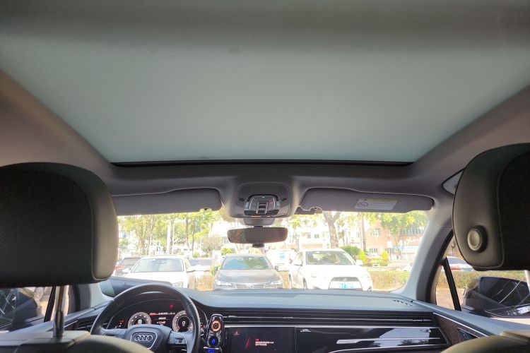 奥迪Q7 2022款 55 TFSI quattro S line运动型中控内饰22