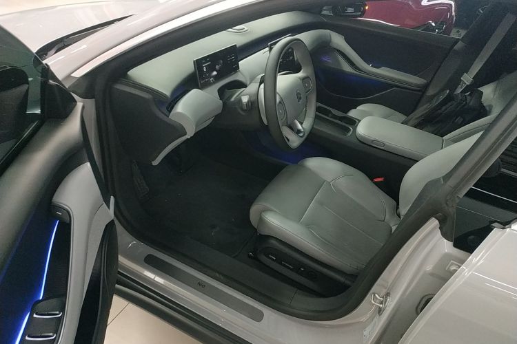 蔚来ET5 2024款 75kWh中控内饰7003