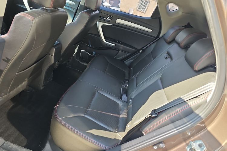 江汽集团 瑞风S3 2016款 1.5L CVT豪华智能型中控内饰21