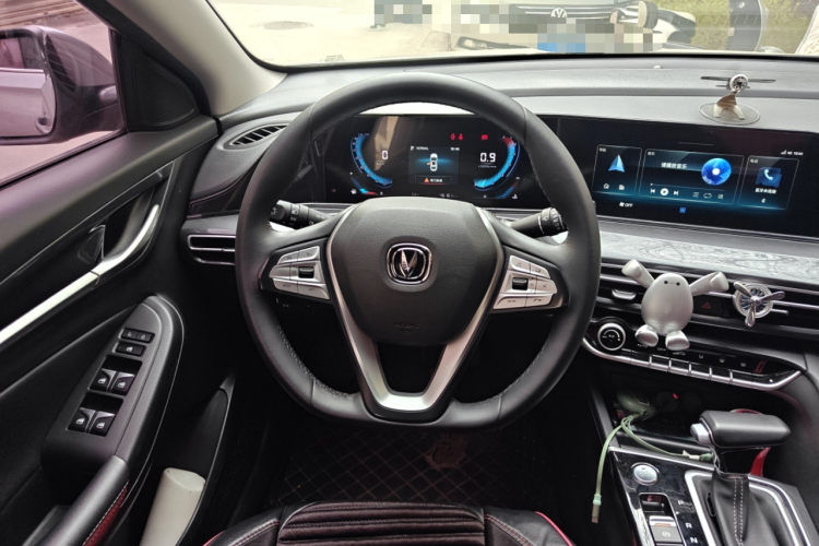 长安 逸动 2020款 PLUS 蓝鲸NE 1.4T GDI DCT尊贵型中控内饰13