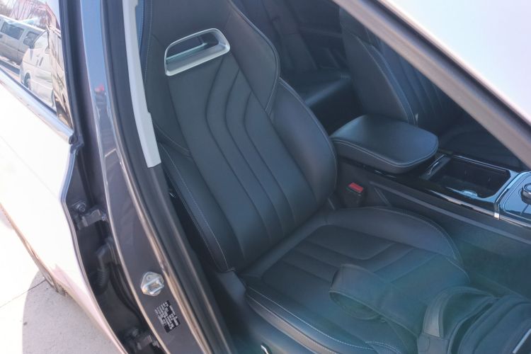 哪吒汽车 哪吒U 2021款 Pro 400 巡航版局部细节41