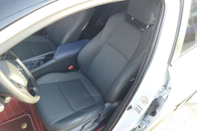 丰田C-HR 2022款 2.0L 舒适版局部细节19
