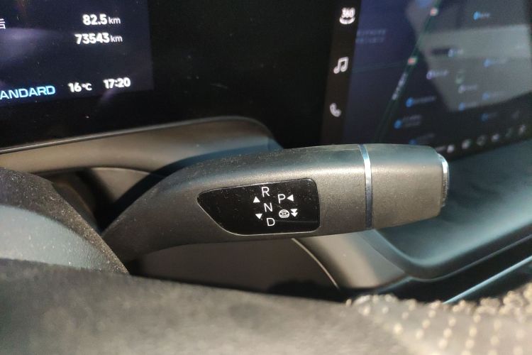 小鹏P7 2023款 P7i 702 Max中控内饰18