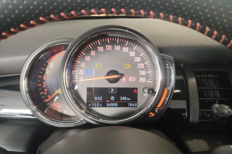 MINI 2019款 1.5T COOPER 赛车手 五门版中控内饰14