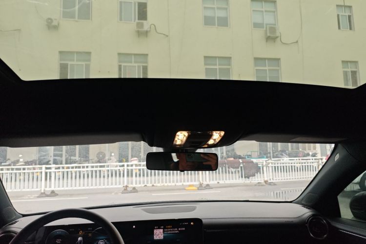 奔驰A级 2019款 A 200 L 运动轿车中控内饰22