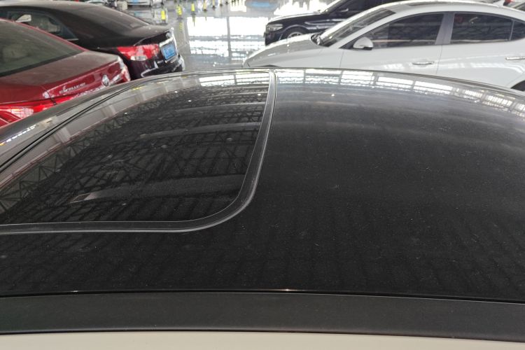 福特 福克斯 2018款 三厢经典 EcoBoost 180 自动精英型车身外观57