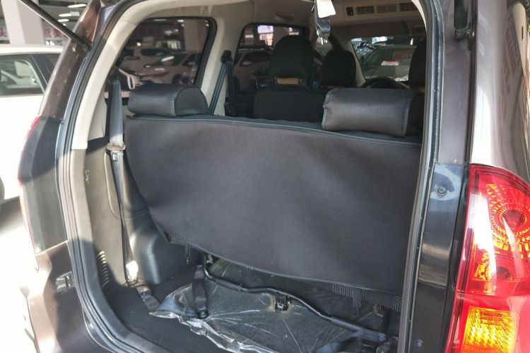 东风风光 风光330 2019款 1.5L手动实用型II 国VI机舱底盘23