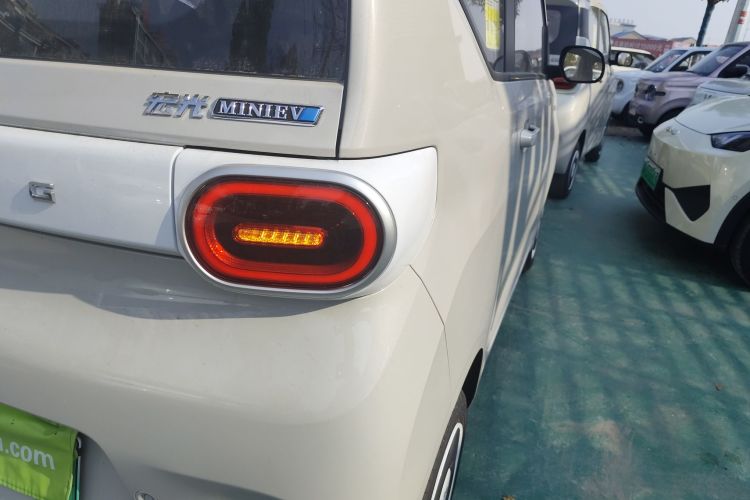 五菱汽车 宏光MINIEV 2024款 第三代 215km 青春版车身外观9