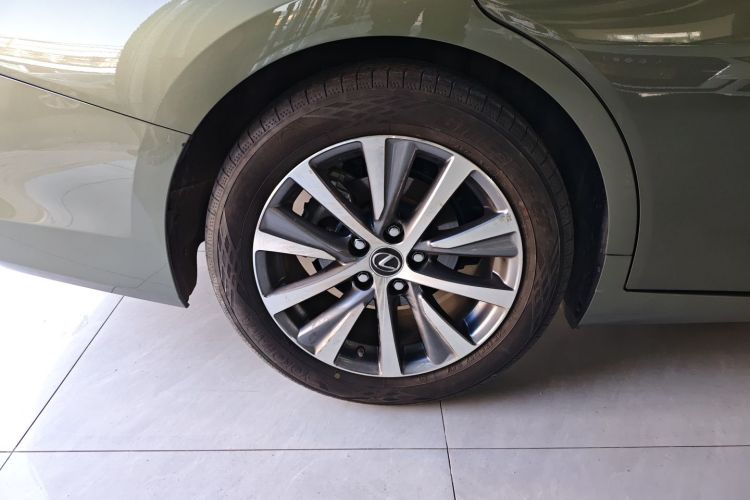 雷克萨斯ES 2020款 200 卓越版车身外观6004