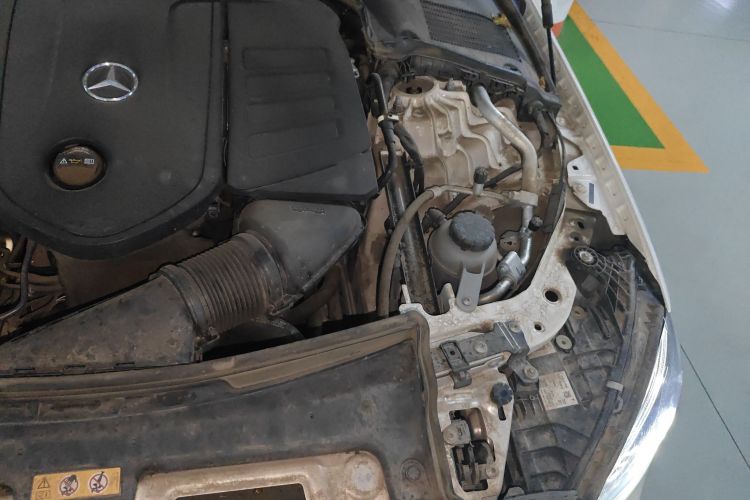 奔驰C级 2022款 改款 C 200 L 运动版局部细节9007