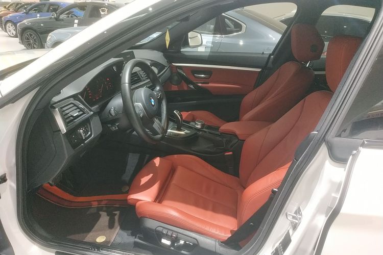 宝马3系GT 2020款 320i M运动曜夜版中控内饰19