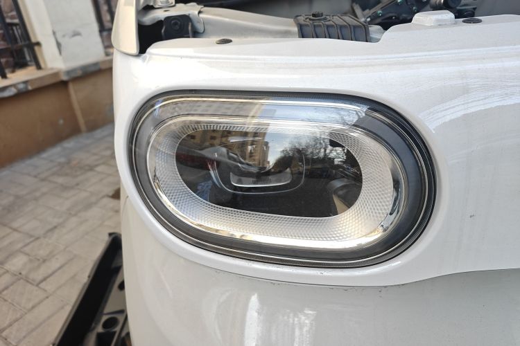 五菱汽车 宏光MINIEV 2024款 第三代 215km 青春版车身外观8