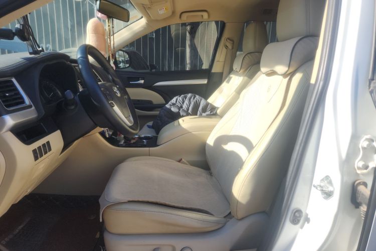 丰田 汉兰达 2021款 2.0T 四驱精英版 7座中控内饰19