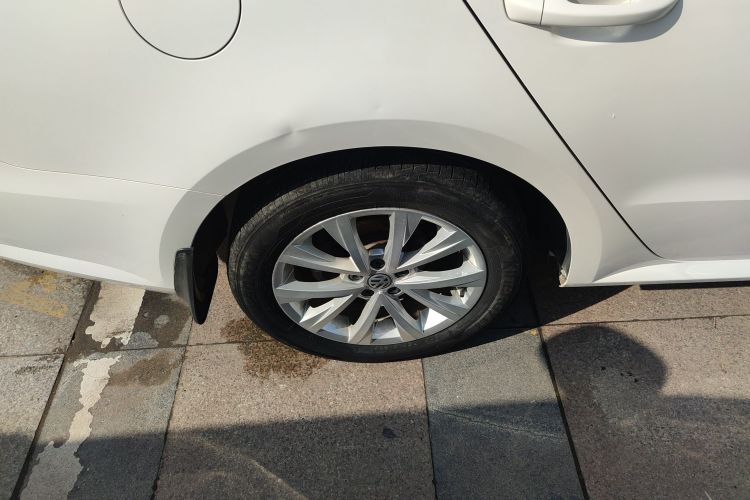 大众 朗逸 2017款 1.6L 自动舒适版车身外观6008