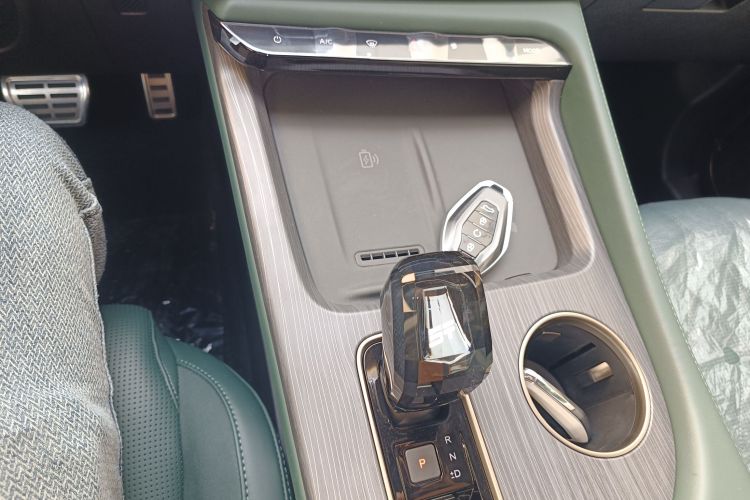 捷途山海L9 2024款 1.5TD 2DHT Pro 7座中控内饰18