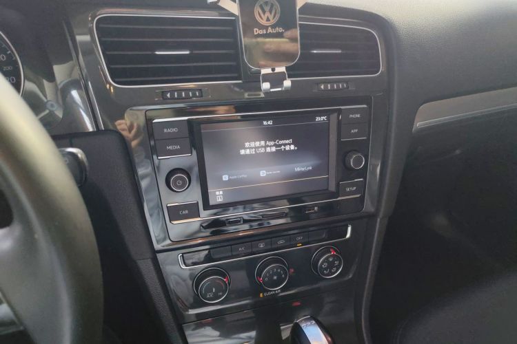 大众 高尔夫 2018款 230TSI 自动舒适型中控内饰16