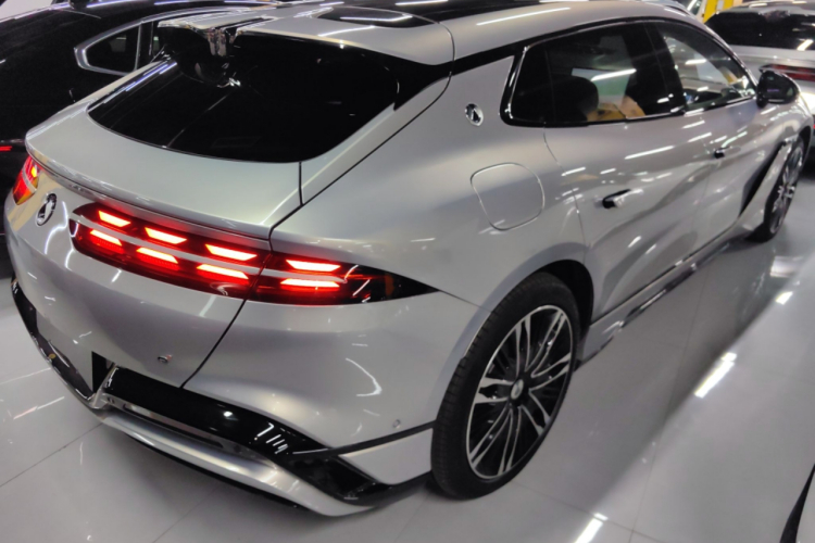 腾势Z9GT 2024款 1100四驱Ultra版车身外观7