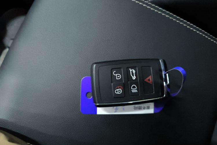 捷豹E-PACE 2024款 青春运动版 R-DYNAMIC中控内饰7001