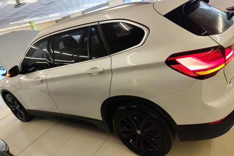 宝马X1 2021款 sDrive20Li 时尚型车身外观6003