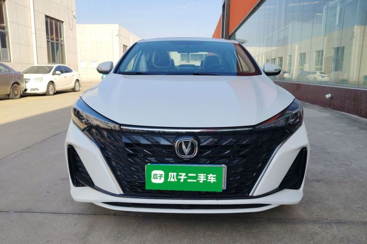 长安 逸动 2025款 PLUS 1.5L 手动豪华版车身外观2