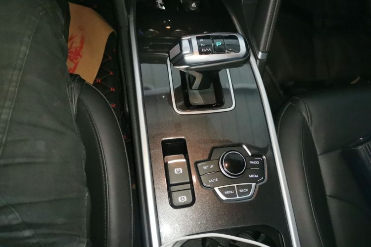 哈弗H6 2018款 运动版 1.5T 自动两驱精英型 国V中控内饰18