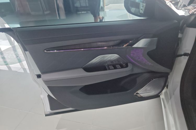 极氪001 2023款 WE版 86kWh中控内饰7007