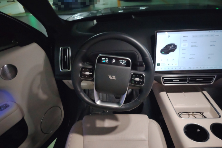 理想汽车 理想L8 2023款 Max中控内饰13