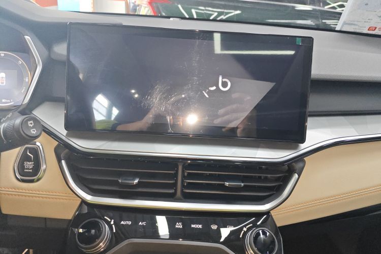 领克06 EM-P 2023款 1.5T Remix PHEV Pro中控内饰16