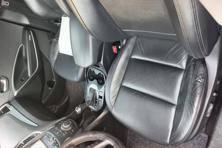 现代 胜达 2013款 2.4L 自动四驱智能型中控内饰19