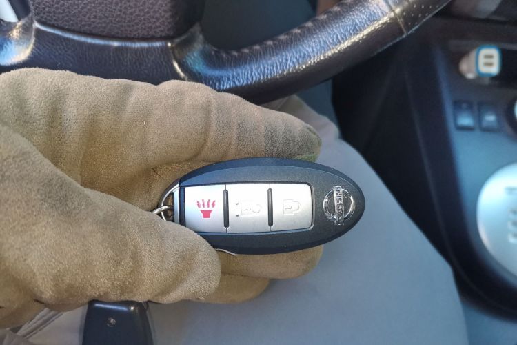 日产 奇骏 2012款 2.5L CVT豪华版 4WD中控内饰7001